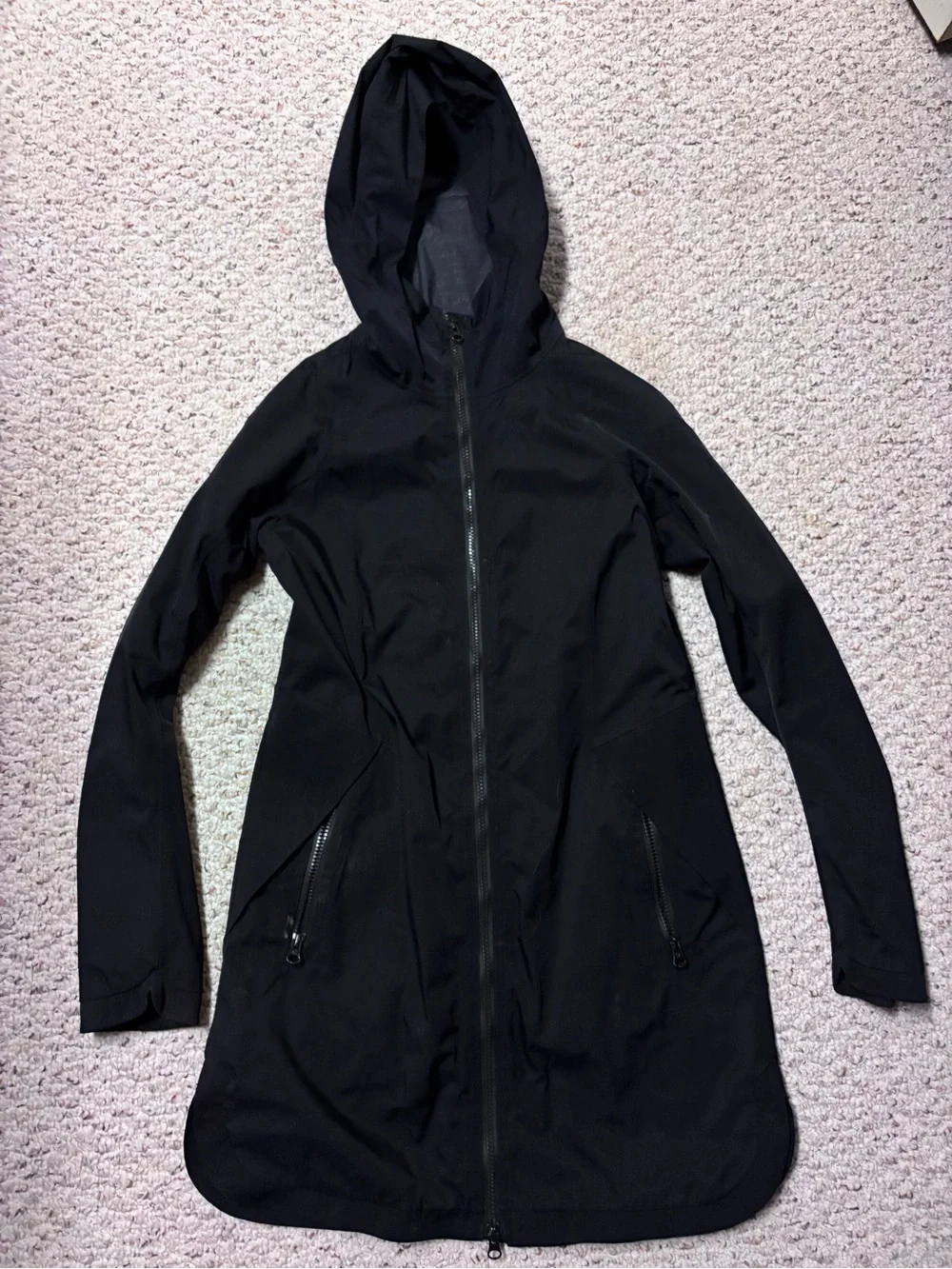 Lulu Lemon XS Black Hooded Women's Jacket - Lightweight Zip-Front Coat